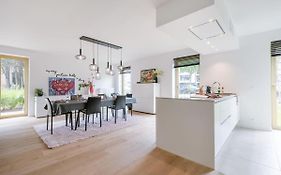 Huswell - Modern 3 Bedroom Apartment In Blankenberge